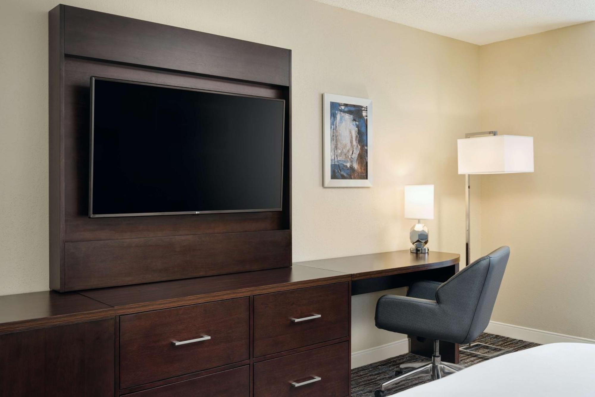 Doubletree By Hilton Greensboro Exterior foto
