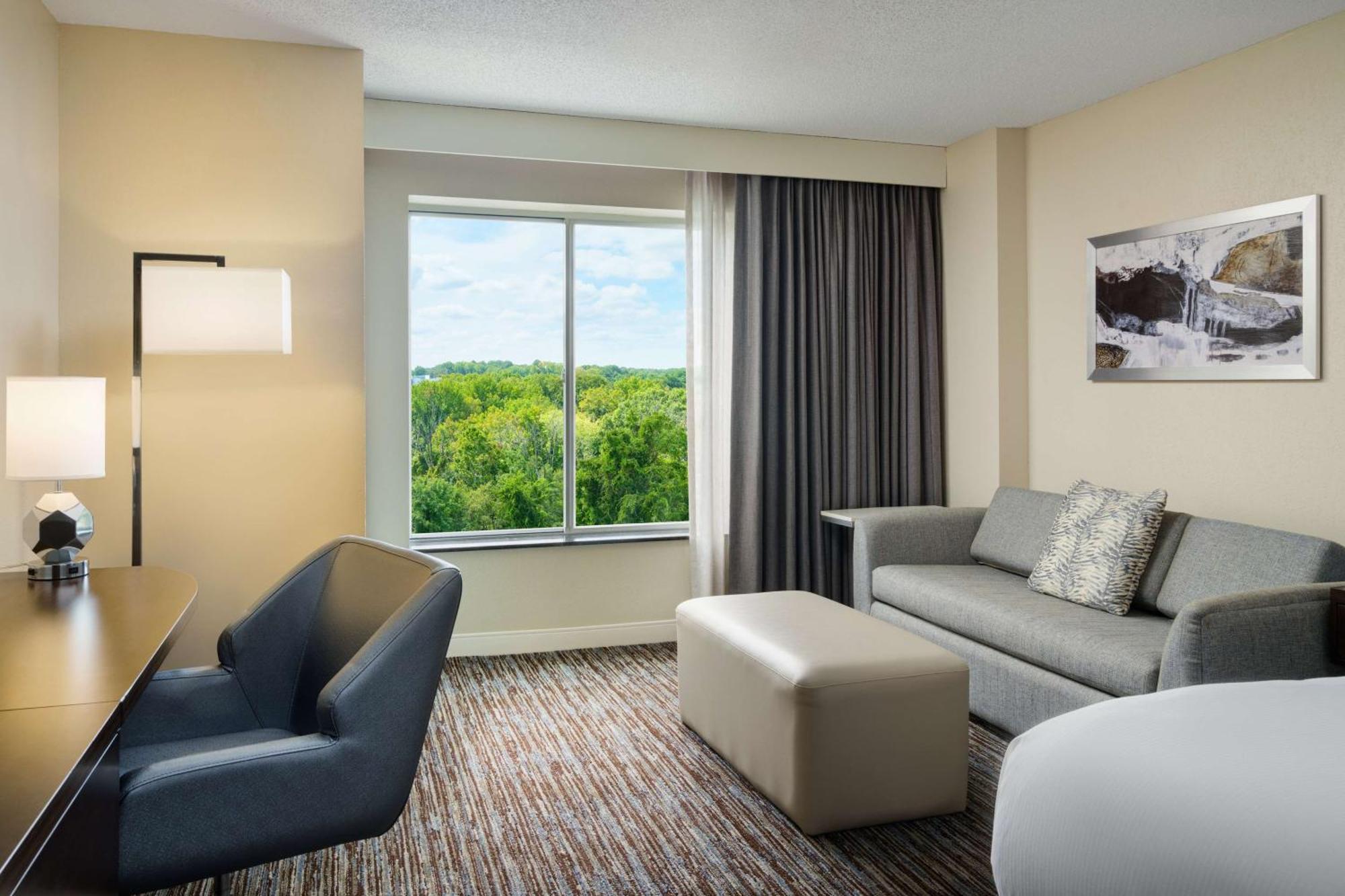 Doubletree By Hilton Greensboro Exterior foto